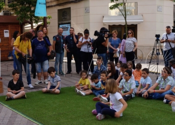 15 2 '¿Qué quieres ser de mayor': Teatro para coeducar en igualdad