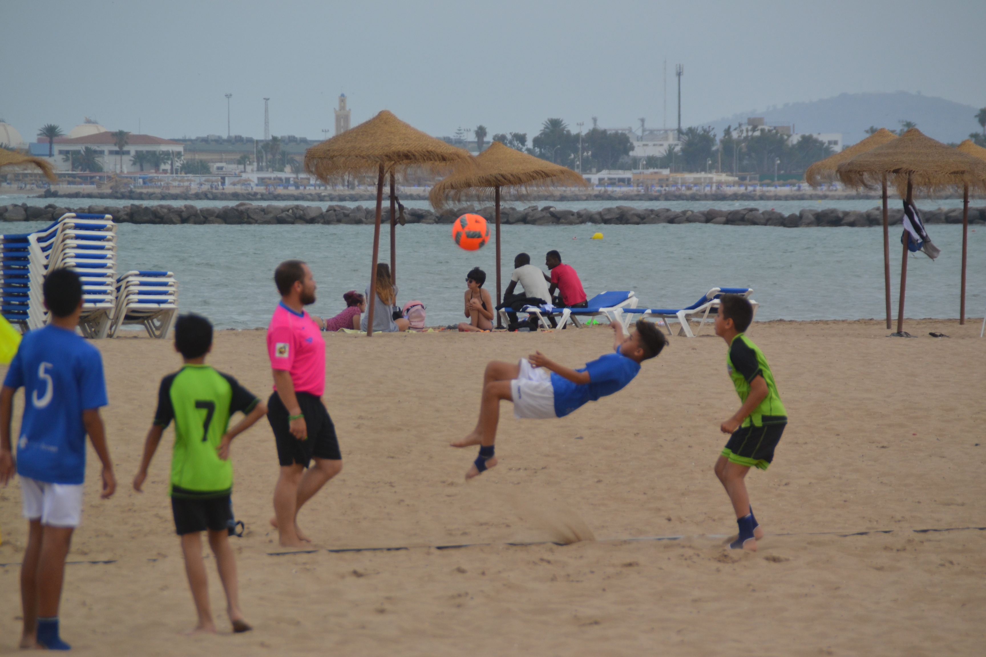 La Playa de San Lorenzo acoge esta tarde tres finales de fútbol playa