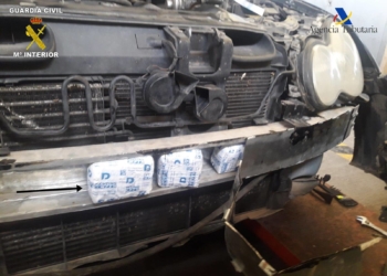 3 Vista lugar ocultación droga Intervienen 13 paquetes de 'polen de hachís' ocultos en un coche en el Puerto