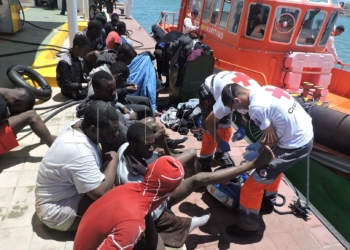 4 1 2 Autorizado el encierro en un CIE de otros 10 migrantes: afirman que pidieron asilo