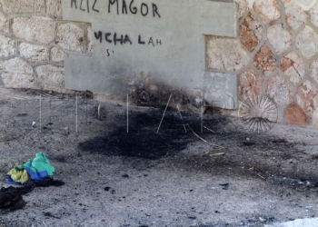 4 2 C's acusa al Gobierno de no controlar el río, donde un vivía un grupo de menores que causó el incendio del puente