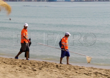 6 5 La falta de civismo, principal queja de los bañistas contra quienes ensucian las playas de Melilla