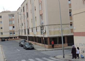 8 1 Le caen 2 años por abordar a una mujer con una navaja para robarle el móvil