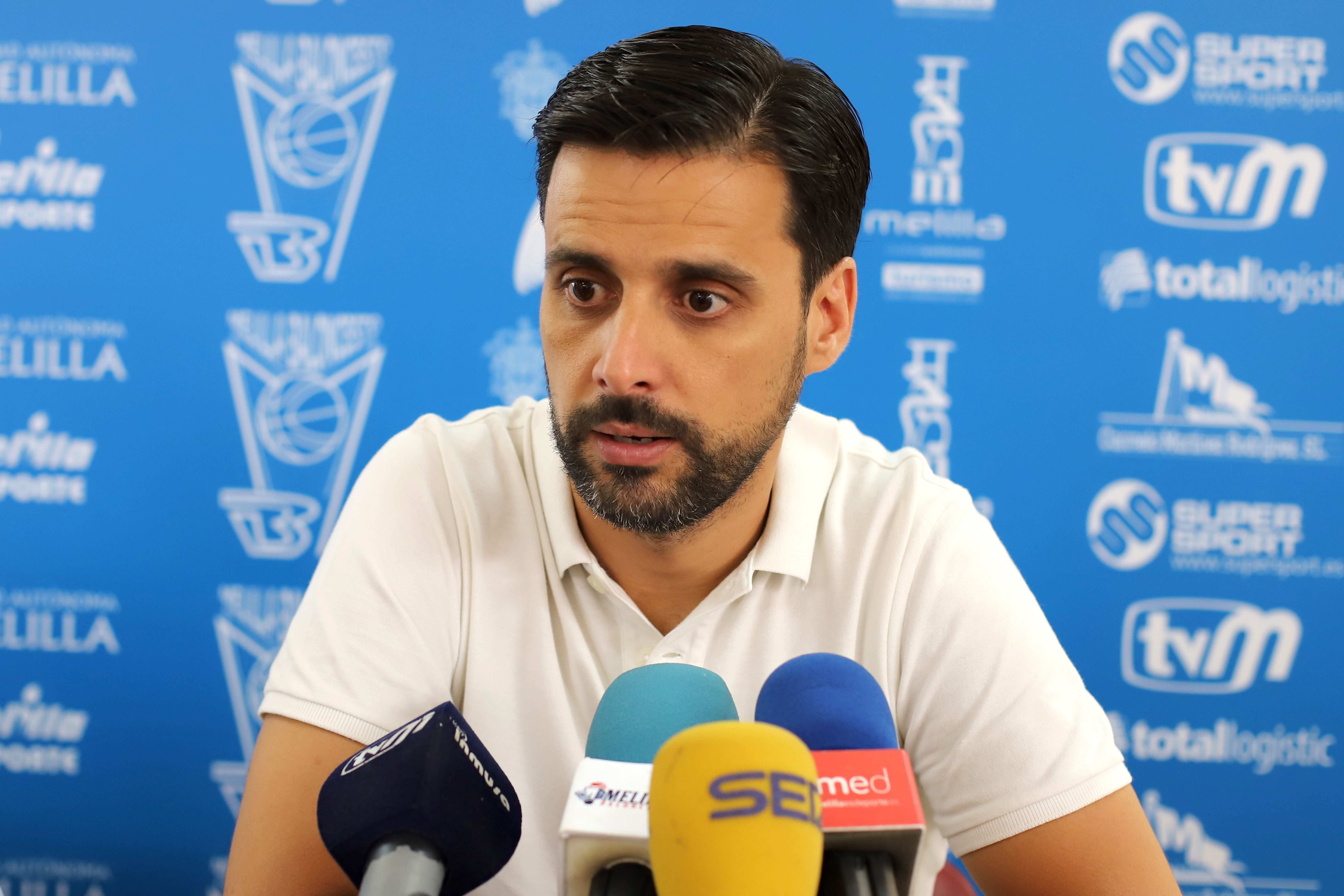 Alejandro Alcoba: “Estoy cien por cien identificado con este proyecto deportivo”