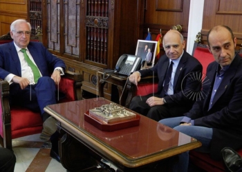 Imbroda Reunion Urbanismo Melilla se enfrenta al reto del urbanismo en las I Jornadas de Arquitectura y Derecho