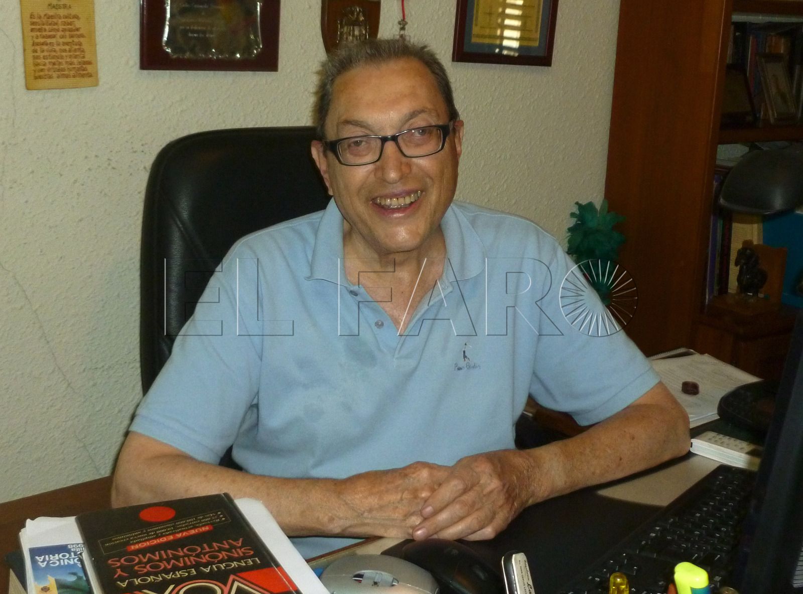 Muere Carlos Castañeda