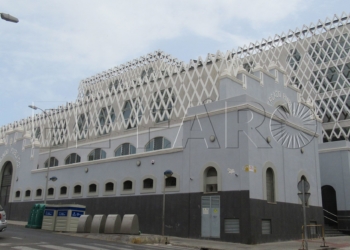 10 01 6 Comienzan las obras en el exterior del Mercado Central para subsanar los errores