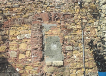 11 03 Comienzan las obras de reparación de las fachadas de la Plaza de la Avanzadilla