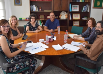 2 16 Moh se reúne con la Asociación de Familias de Menores Transexuales