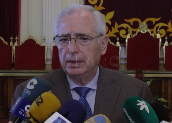3 1 6 “Hay que ordenar la inmigración ilegal: no puede ser una España llena de manteros”