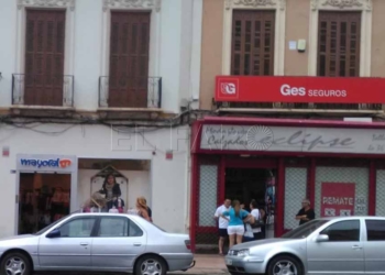 8 1 CCOO, dispuesto a negociar el horario de apertura de comercios para la Feria