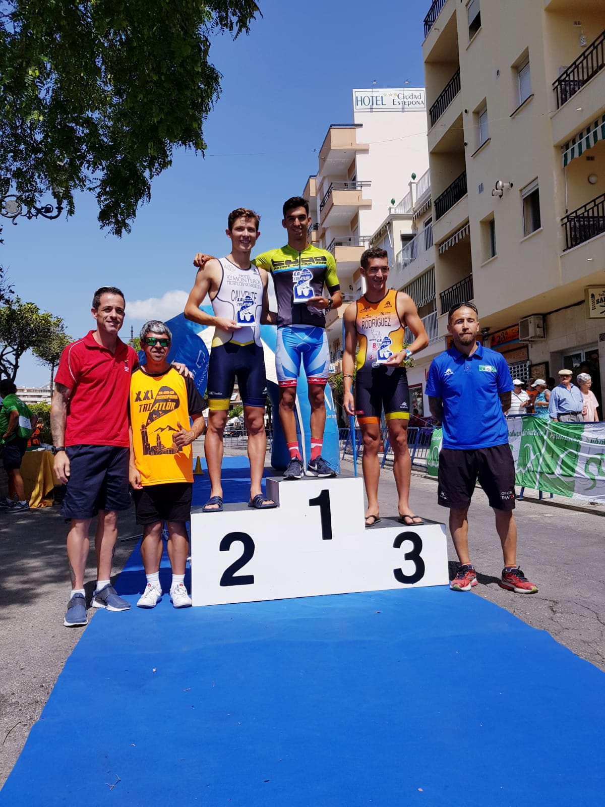 Álvaro Martínez brilla en Estepona