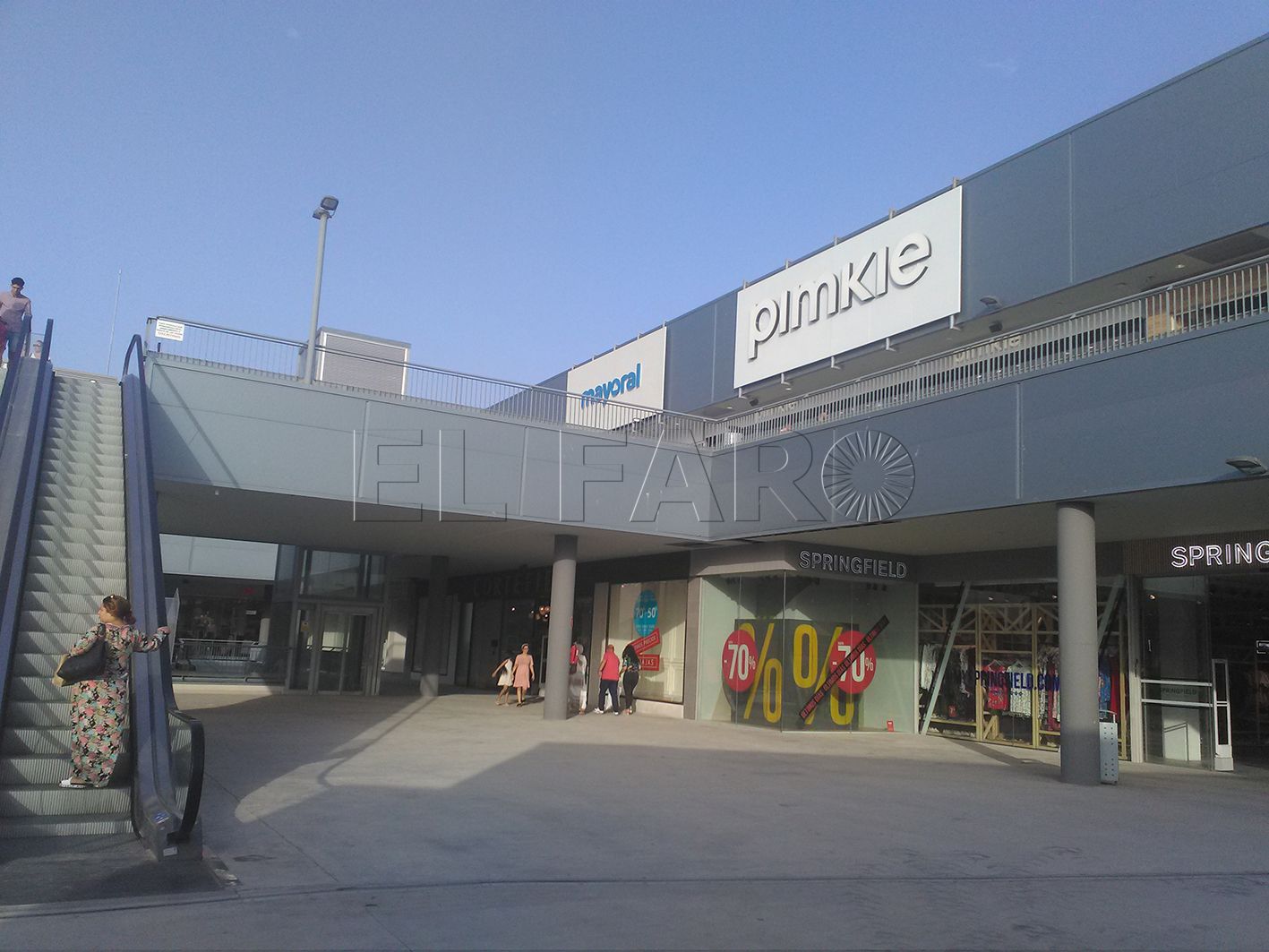 CCOO denuncia al centro comercial Parque Melilla por incumplir horarios de festivos