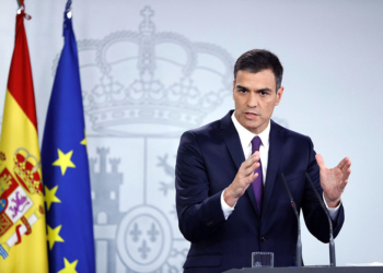 -FOTODELDIA- GRAF1436. MADRID, 03/08/2018.- El presidente del Gobierno, Pedro Sánchez, hace balance de su gestión en el Ejecutivo justo antes del parón del mes de agosto, dos meses después de llegar al Palacio de la Moncloa, y al día siguiente de haber mantenido su primer encuentro con el nuevo líder del PP, Pablo Casado. EFE/Emilio Naranjo