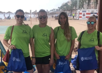 WEB162 120818 La campaña de reciclaje en la playa ofrece regalos en sus puntos informativos