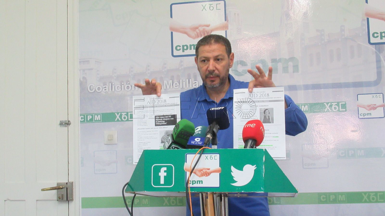 CpM reparte 5.000 boletines informativos criticando la gestión del PP y el PSOE sobre el borrego