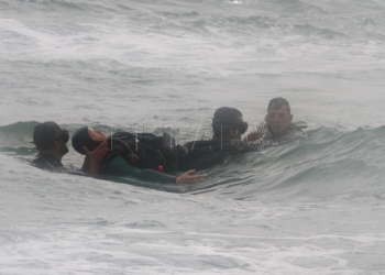 websimulacro La playa de Los Cárabos acoge un simulacro de Salvamento Marítimo