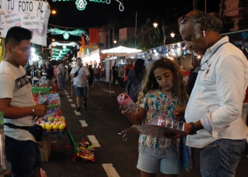 1 En los ‘hippies’ de la Feria se echa de menos el turismo marroquí