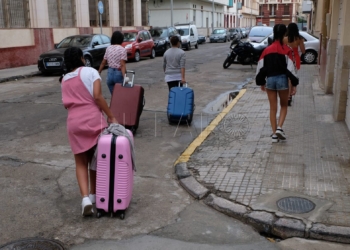 2 1 1 “Nos trajeron desde Palencia para ahorrar gastos, sin pensar en que teníamos una vida”