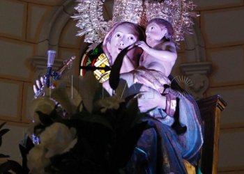 2 18 Flores para la Virgen de la Victoria, patrona de Melilla