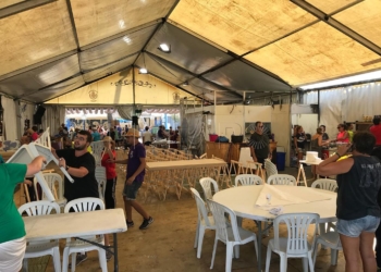 2 6 La caseta Los Costaleros logra reabrir tras el incendio declarado por la mañana