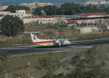 avión aeropuerto 008 Tres desvíos y 4 cancelaciones de vuelos por nubes bajas afectan a más de 300 pasajeros