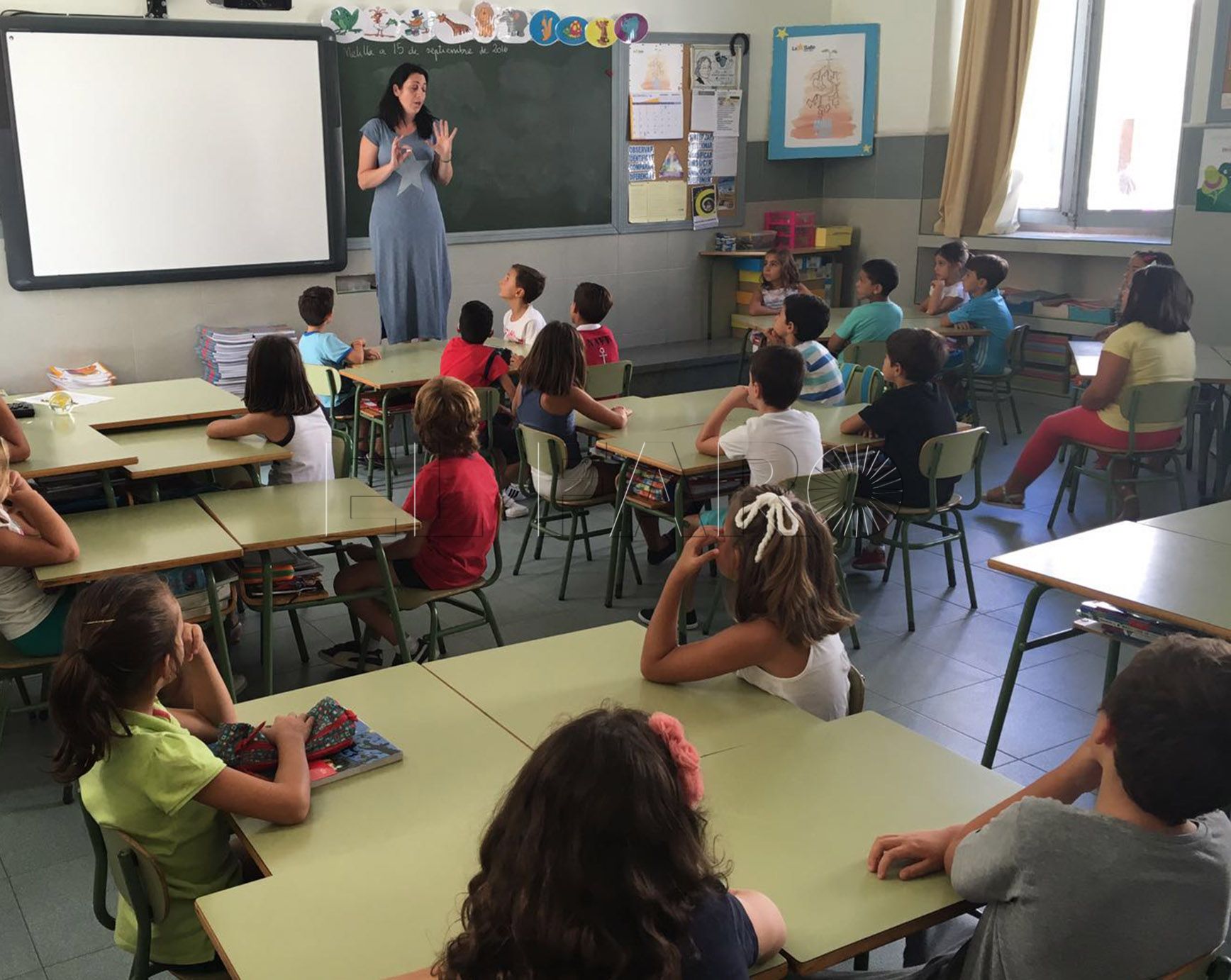 Sindicatos critican que los centros escolares alojan 1.500 alumnos más de lo permitido