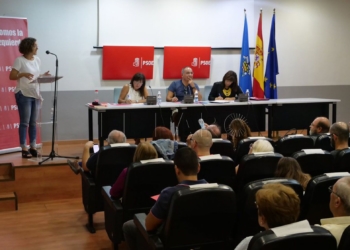 11 1 2 “El PSOE recuperará las conexiones aéreas de Melilla con Granada, Sevilla y Almería”
