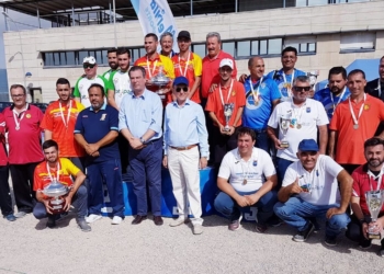 44424286 1877483285620542 4366783444156416000 o La petanca nacional brilla en Melilla