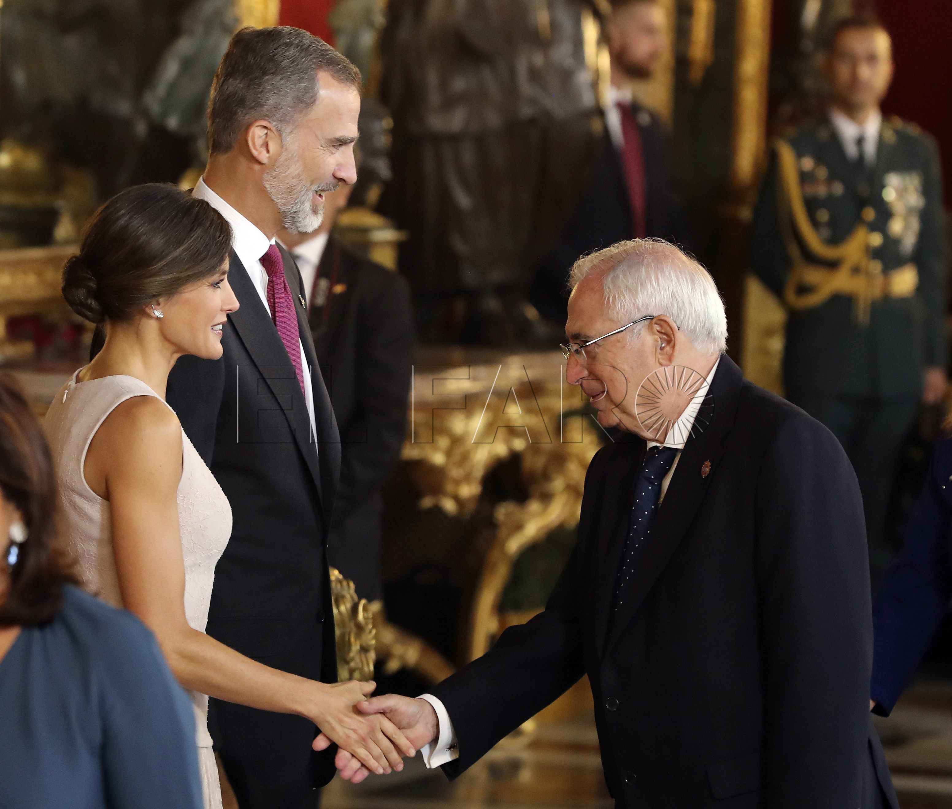 Imbroda pide al Rey que no se olvide de Melilla: Felipe VI responde que “nunca”