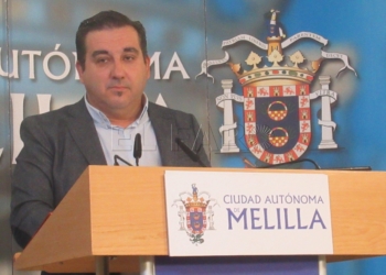 8 1 8 C’s dice que expulsaron de colegios a niños sin tarjeta sanitaria: Delegación lo niega