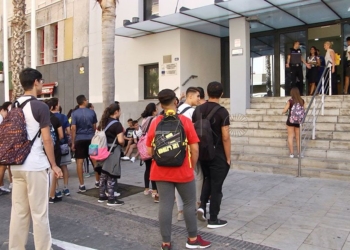 Alumnos Más de 300 adolescentes acuden a una ponencia sobre coeducación