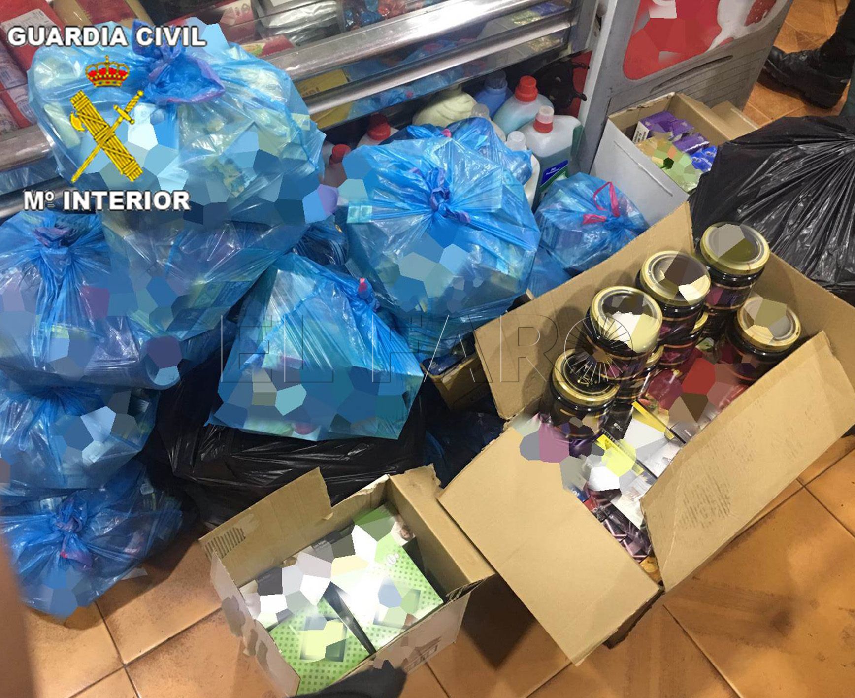 La Guardia Civil de Melilla localiza 26.900 cajas de tabaco de pipa en locales de alimentación