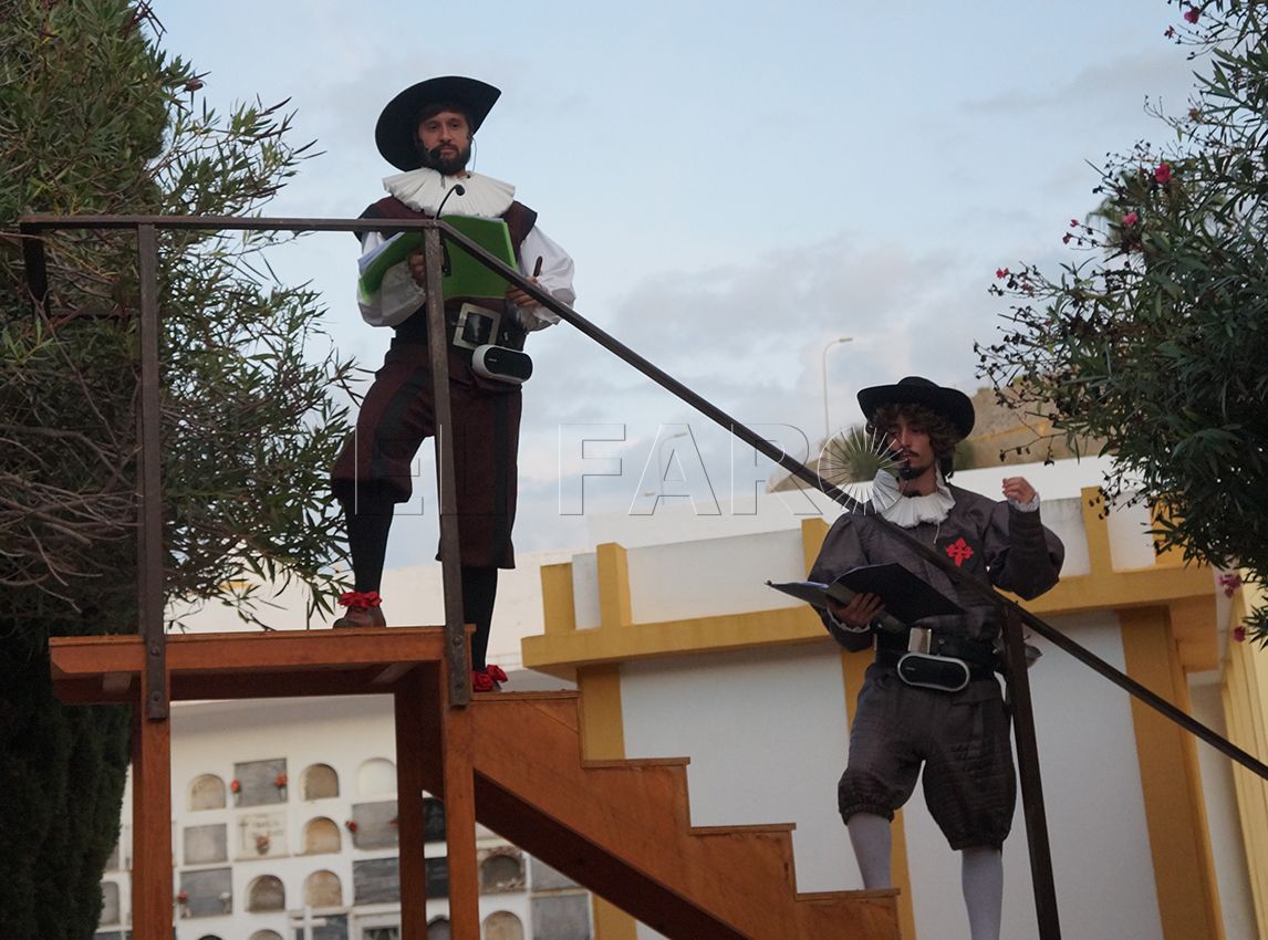 Un teatro muy ‘vivo’ en el cementerio