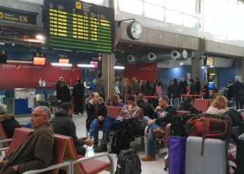 2 2 9 Imbroda solicita a Air Nostrum “mejorar el servicio tras una disminución de la calidad”