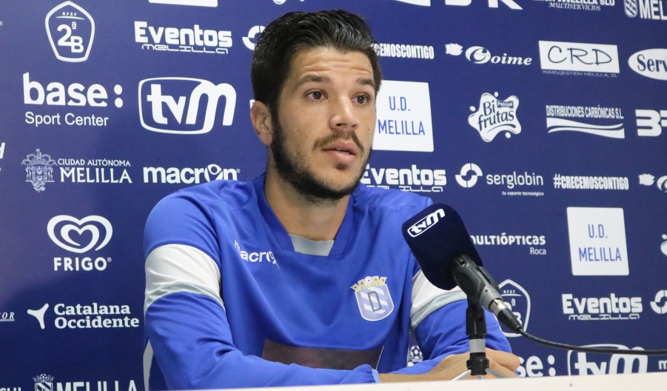 Paco Aguza: “El mister siempre nos pide que juguemos como sabemos”