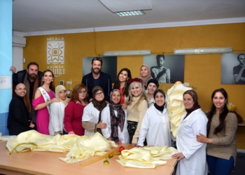 4 2 Los trajes elaborados por Lal La Buya para la ‘Thai Silk Fashion Week’ saldrán a subasta