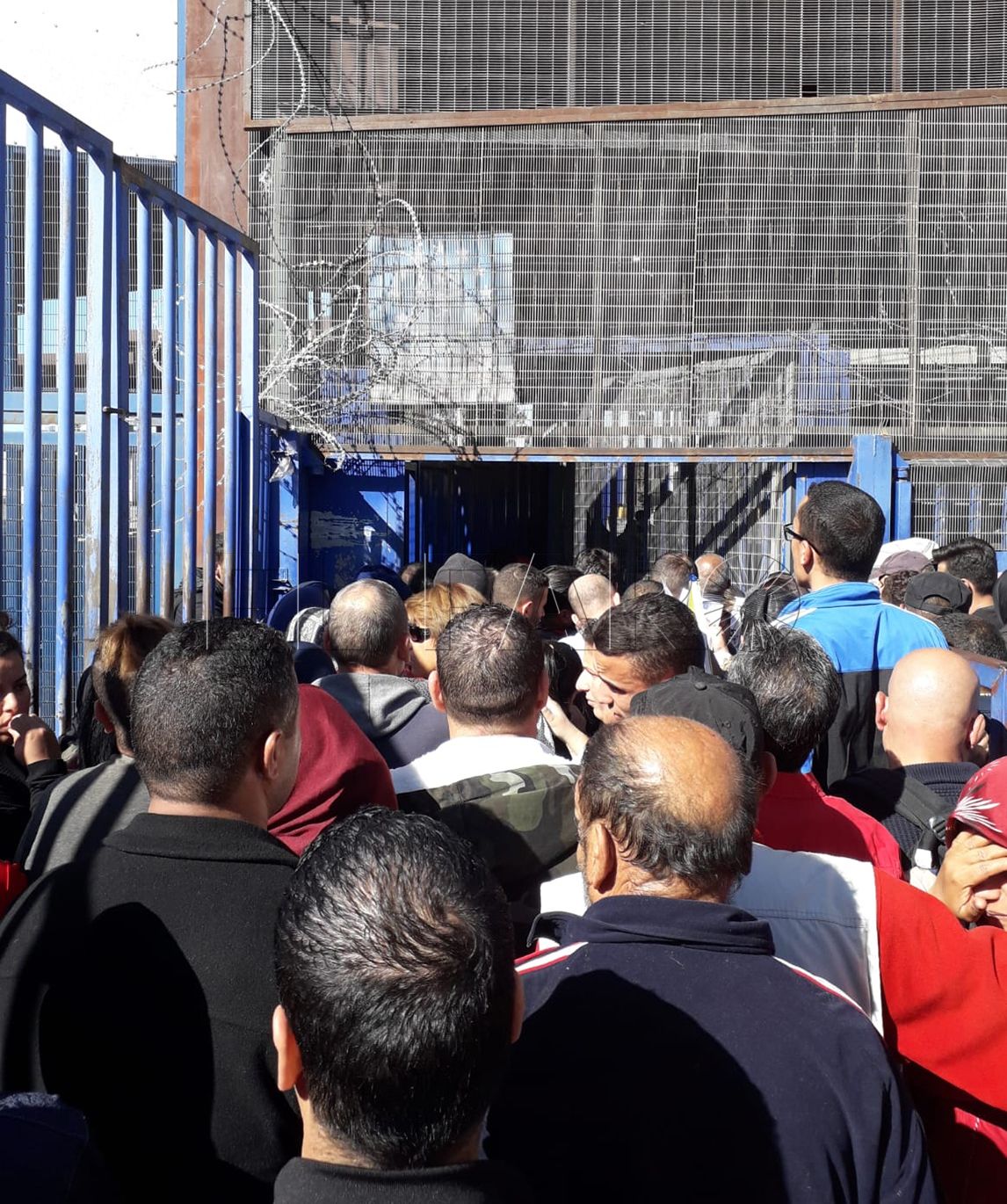 Los integrantes de Annur se reunen para quejarse del estado de la frontera