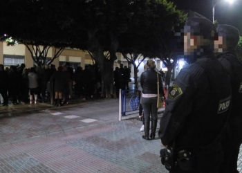 unos 100 vecinos del real muestran su cabreo contra la prostitucion Unos 100 vecinos del Real muestran su “cabreo” contra la prostitución
