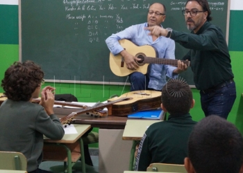 1 23 “Aunque el tamazight sea la lengua materna de muchos, es totalmente falso que se hable”