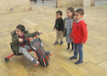 10 261218 Niños, los protagonistas en el día de Navidad
