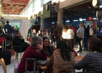 2 1 4 La meteorología adversa provoca el desvío de un vuelo y dos cancelaciones