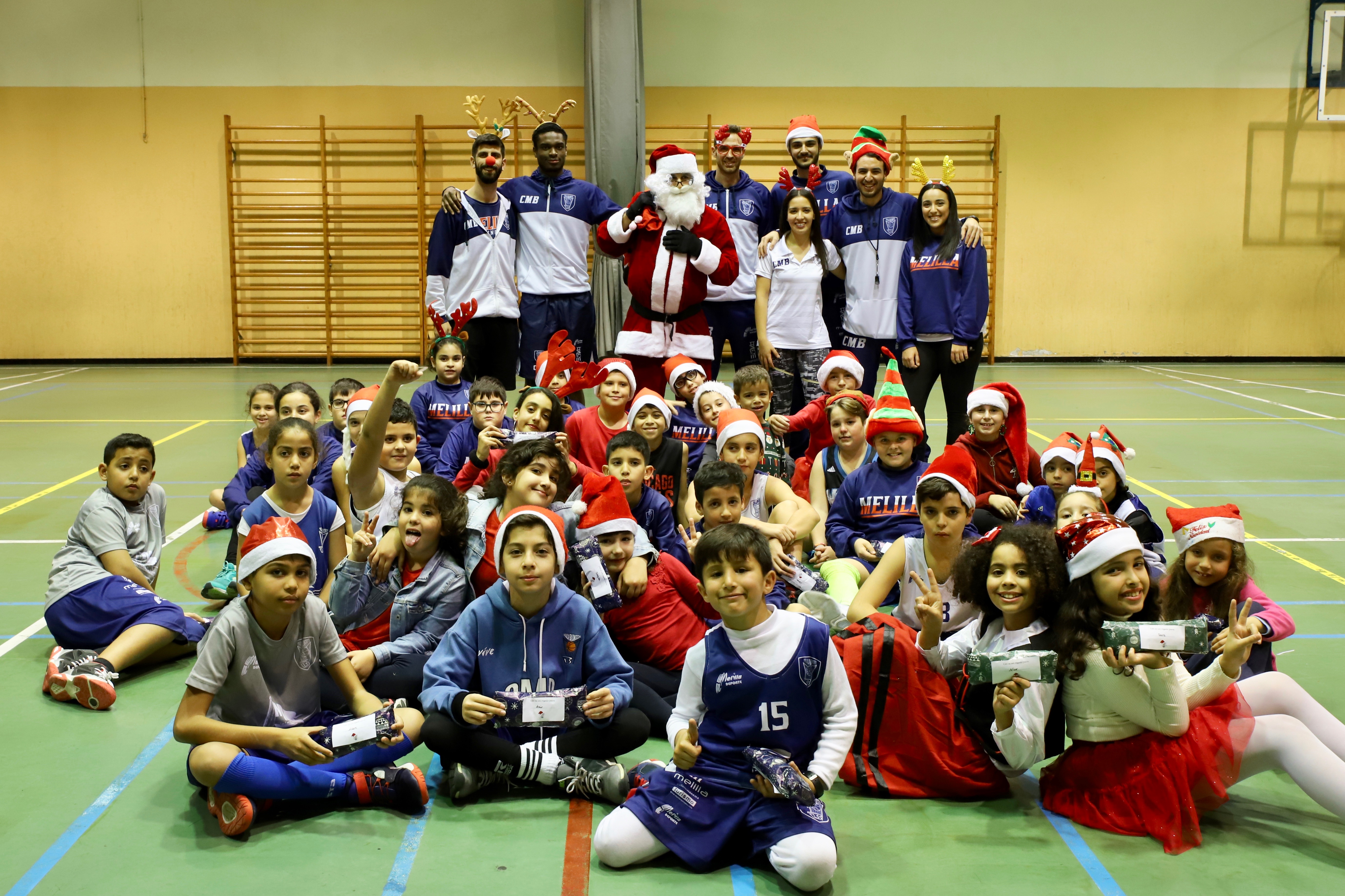 La Navidad llegaba por anticipado a la cantera de la entidad azulina