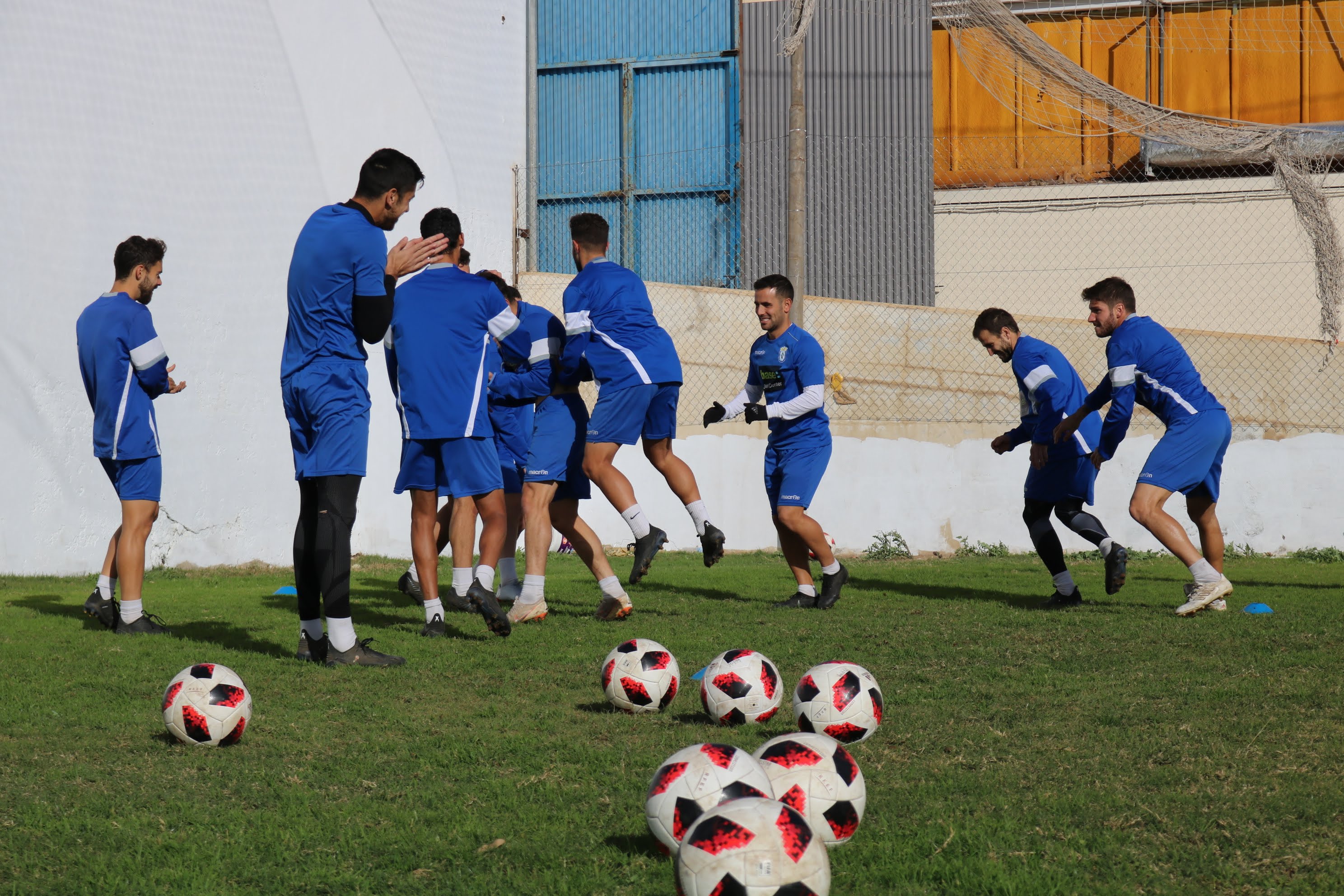 La plantilla descansa este lunes antes del choque del sábado