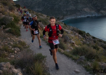 MG 1559 Samira Mizzian y Marga García, en el pódium de la Ultra Maratón de Almería