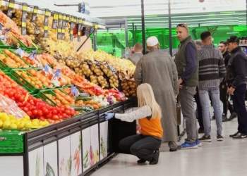 cientos de melillenses estrenan el mercadona Cientos de melillenses estrenan el Mercadona