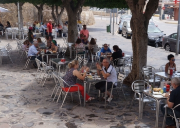 pequeña Los melillenses, según la encuesta edades, los que menos alcohol, tabaco y cannabis consumen