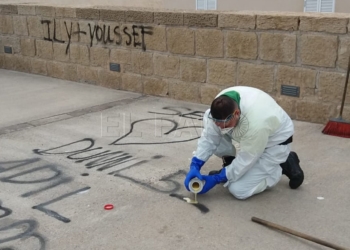 Retiran las pintadas de Melilla la Vieja