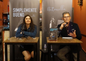 15 1 1 Antonia Robles: “No comprendo a las personas con prejuicios hacia la literatura erótica”