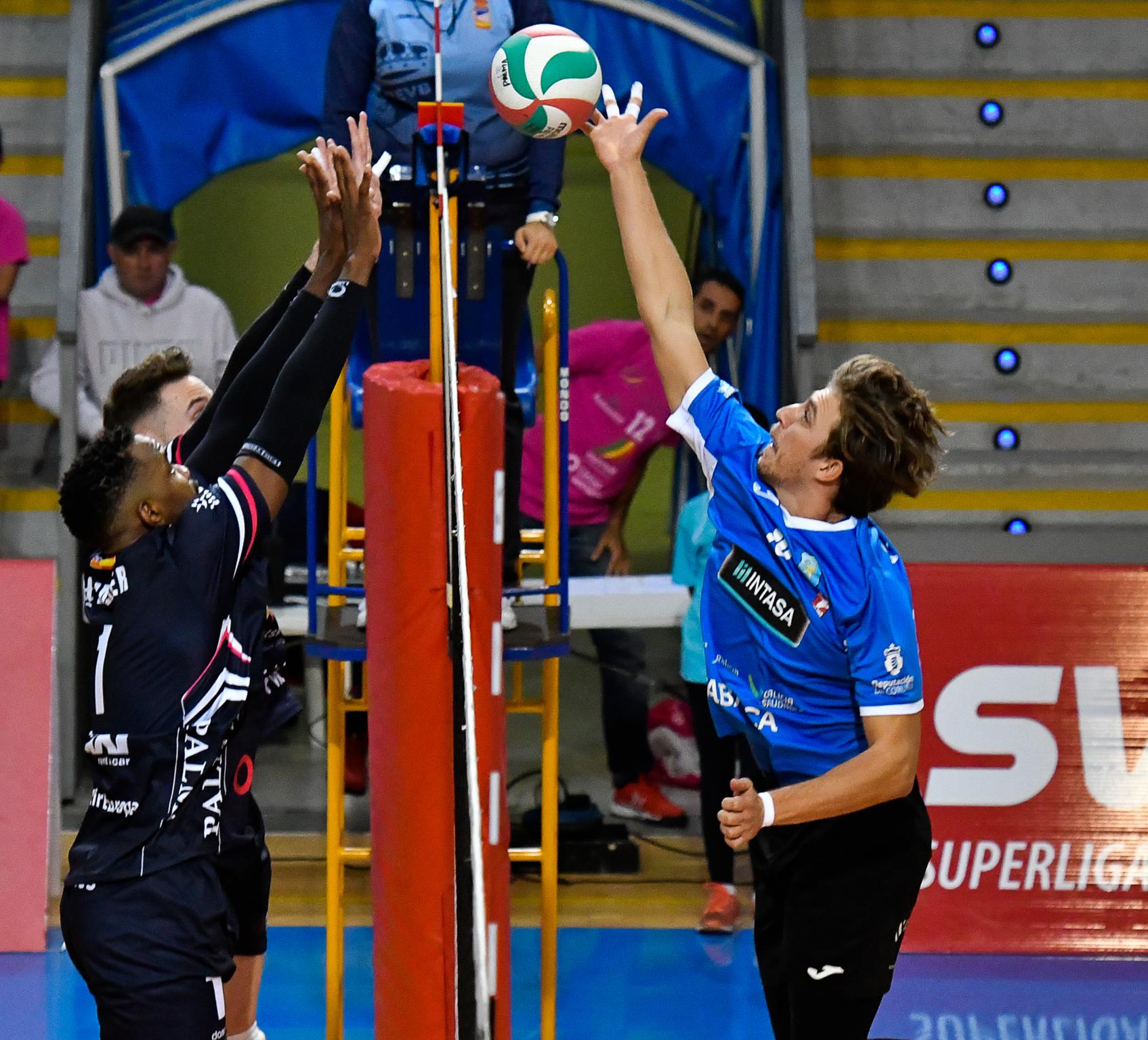 El jugador ruso Vitali Kobzev firma por el Club Voleibol Melilla